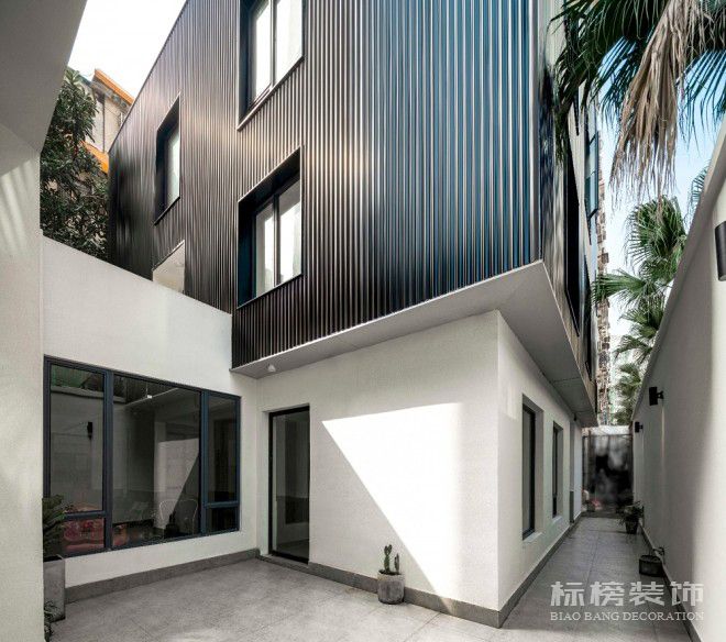 深圳南山办公室装修“黑”空间香蕉视频污版在线观看建筑外观设计