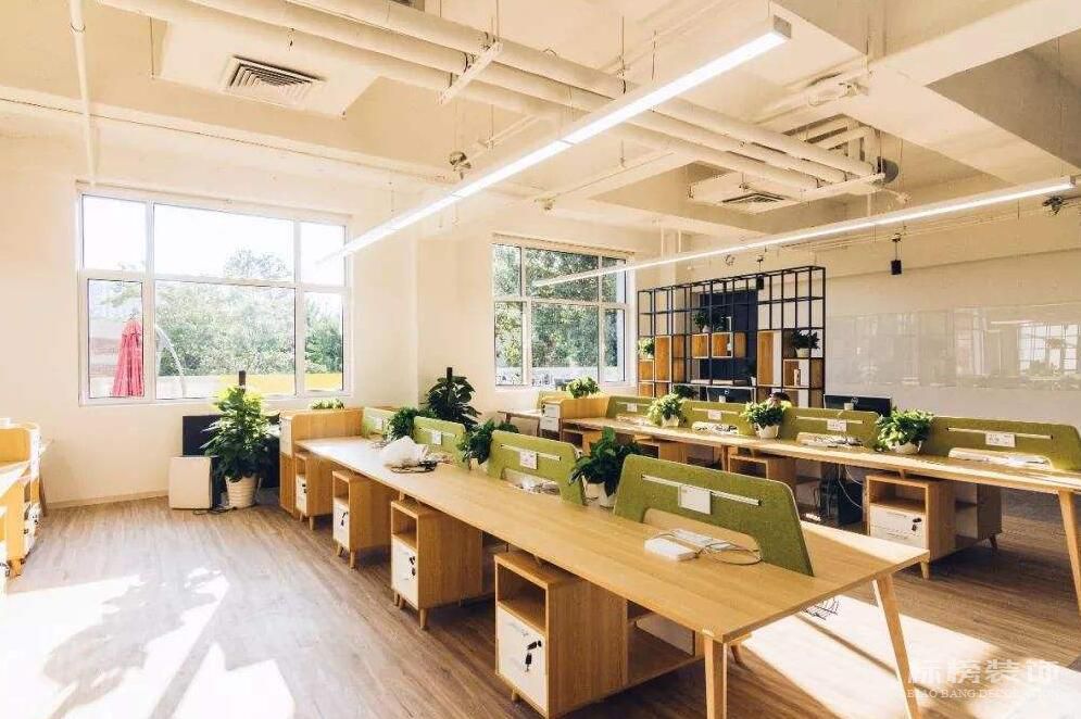 深圳办公室装修完成后如何进行保洁工作？